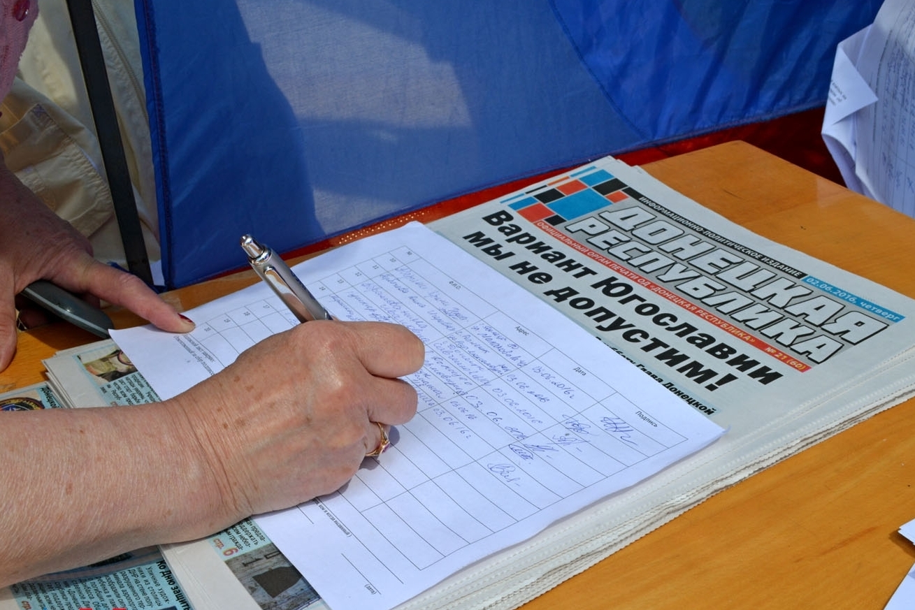 В ДНР и ЛНР собрали уже более 100 тысяч подписей под обращением к лидерам Российской Федерации, США и Германии