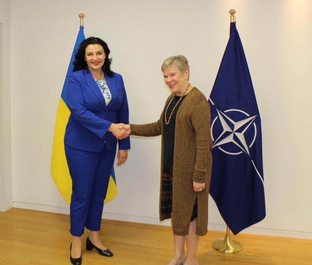 Вежливый посыл: НАТО обламывает украинские мечты