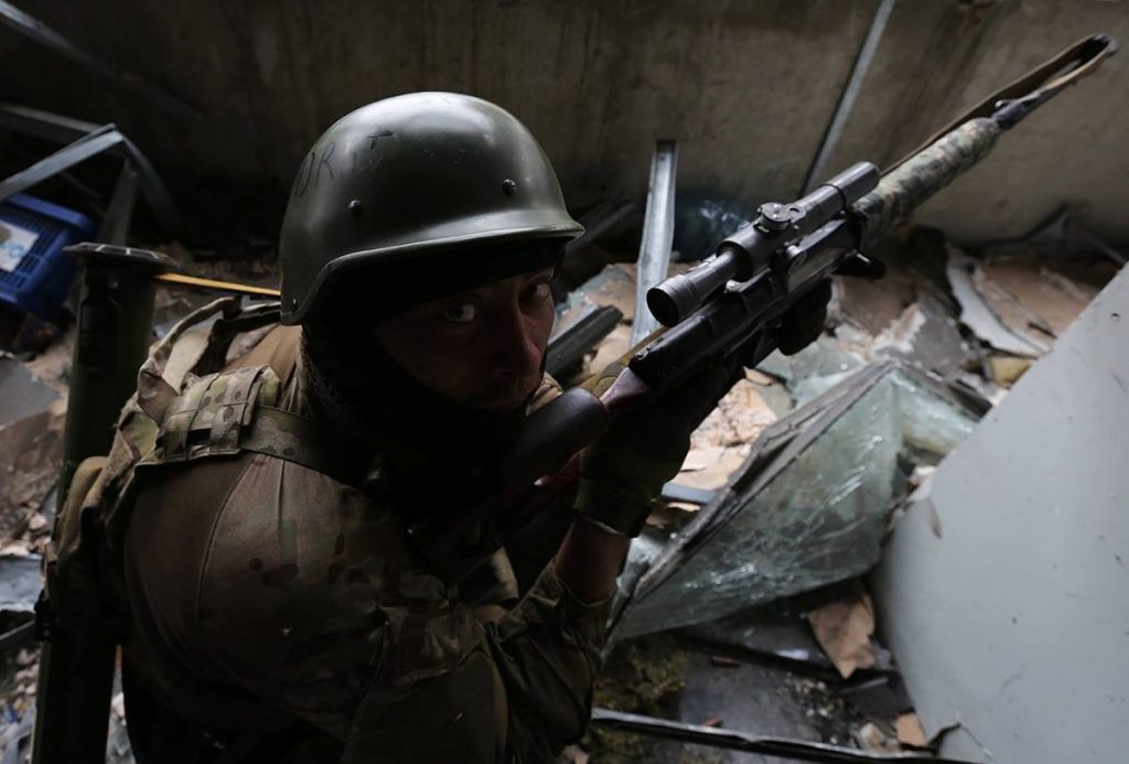 «Переобувка»: Нардеп пообещал «достать» боевика-«киборга» за убийства и мародерства