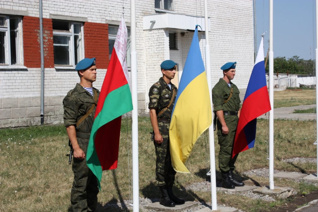 Народная дипломатия побеждает: Украинцы верят в защиту России