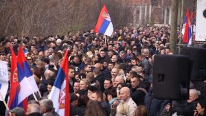 протесты сербов в митровице