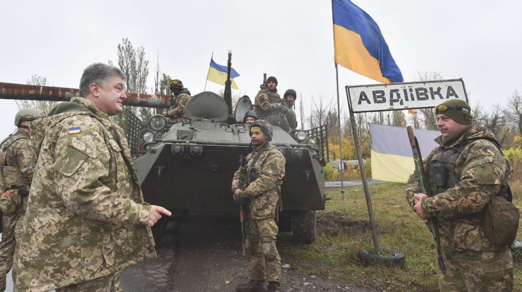 Военное положение официально вступило в действие на Украине