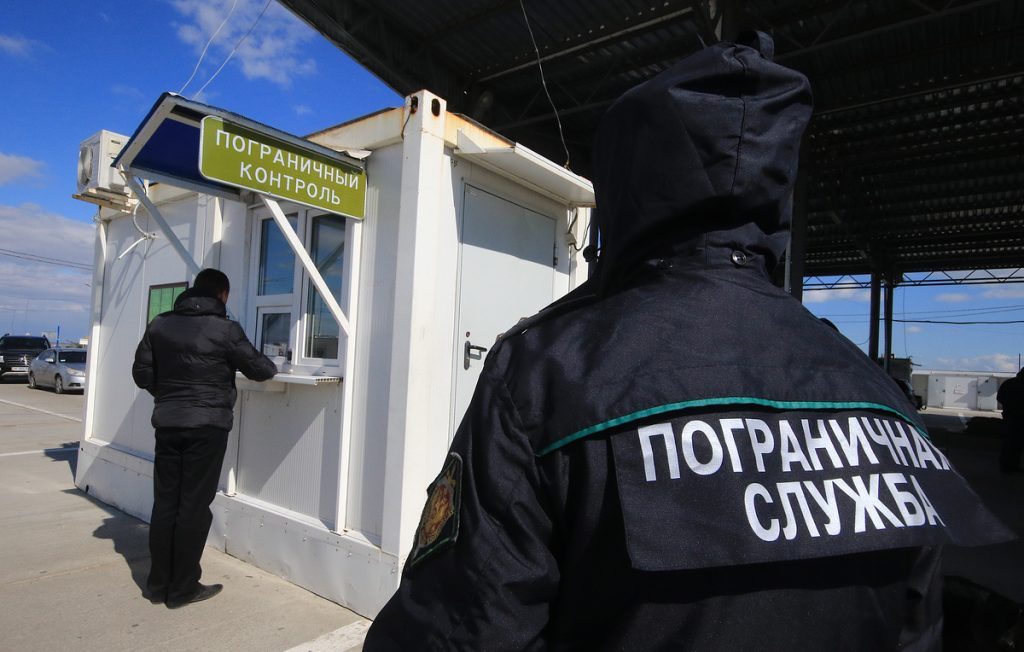 ФСБ возвела стену безопасности между Крымом и Украиной