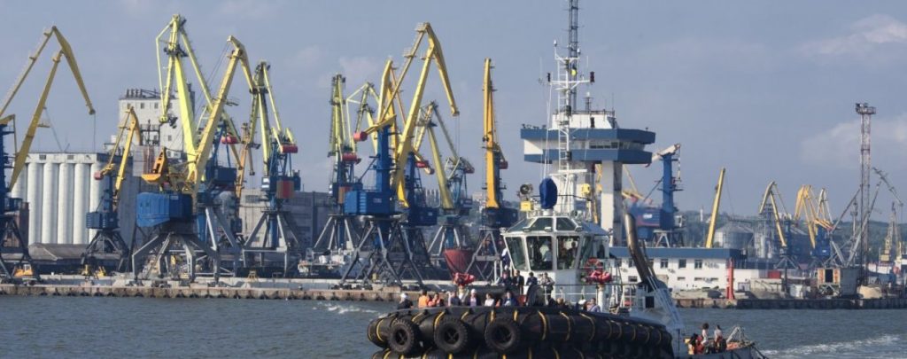 Плач Омеляна: Украинские порты на Азове заблокированы Москвой