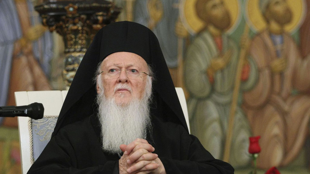 Вселенский патриарх Варфоломей в Стамбуле подписал томос об автокефалии Православной церкви Украины.