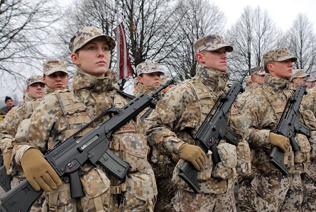Латвия подсчитывает лояльных граждан для «войны с Россией»