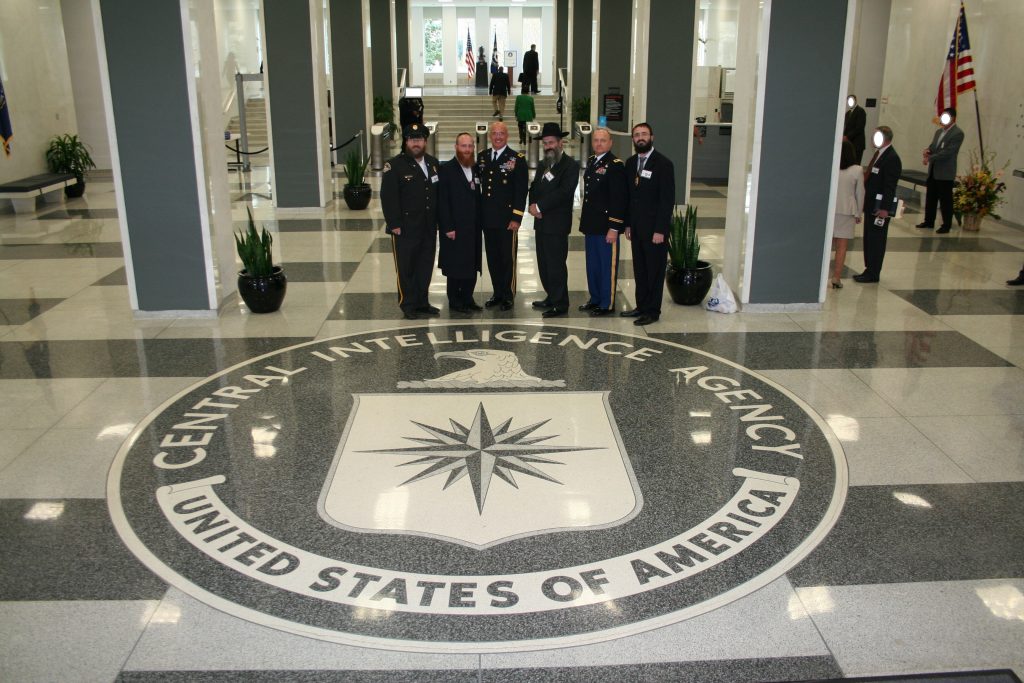 Рекруты агентов ЦРУ США с английским не дружат даже на уровне баннеров