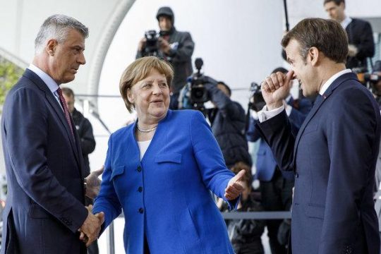 главы Косово, ФРГ и Франции - Хашим Тачи, Ангела Меркель и Эммануэль Макрон