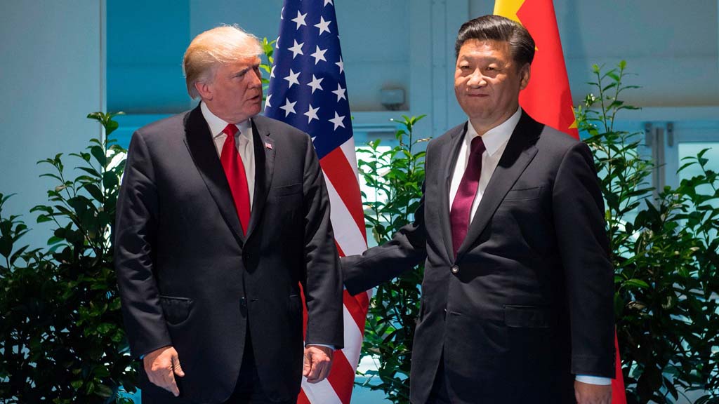 С сегодняшнего дня вступило в силу объявленное 5 мая президентом США Дональдом Трампом повышение пошлин на импорт в США китайских товаров общей стоимостью $200 млрд. в год. Теперь китайские товары будут облагаться пошлинами по ставке 25%, а не 10%.