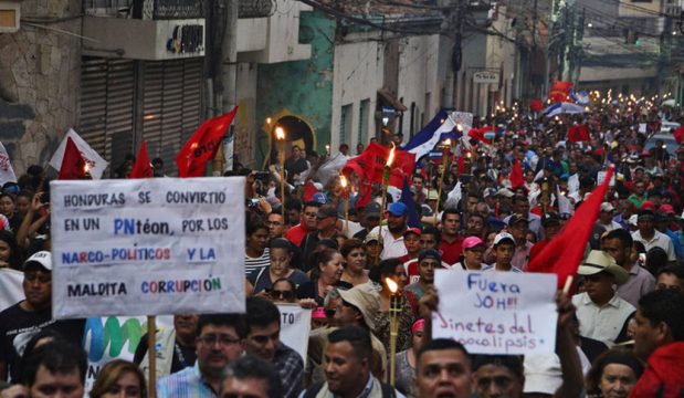 протесты против реформ в Гондурасе