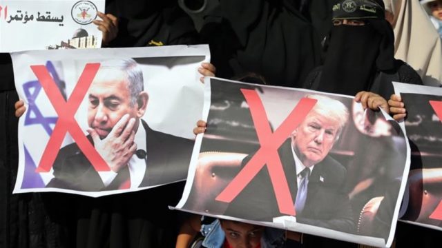 палестинский протест против форума в Бахрейне, созванного по инициативе США и Израиля