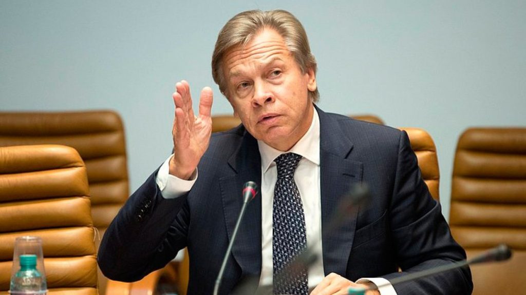 Сенатор Пушков уличил главу МИД Латвии в незнании определения "оккупация"