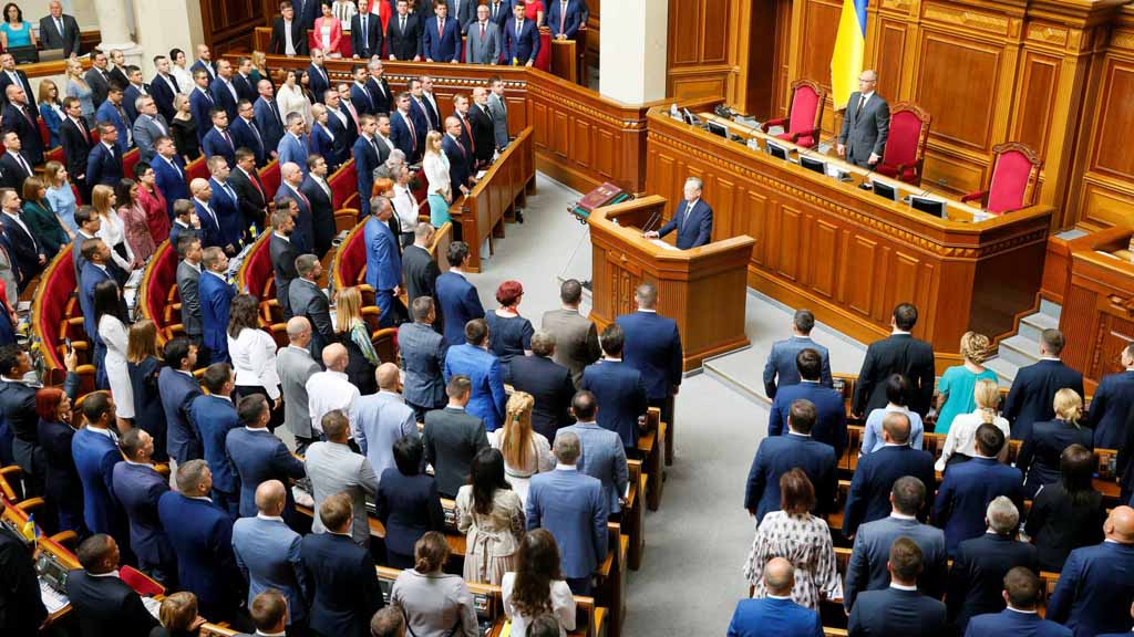 Сегодня, 3 сентября, в Киеве Верховная Рада Украины на своем пленарном заседании под председательством спикера Дмитрия Разумкова приняла решение об отмене неприкосновенности для народных депутатов.