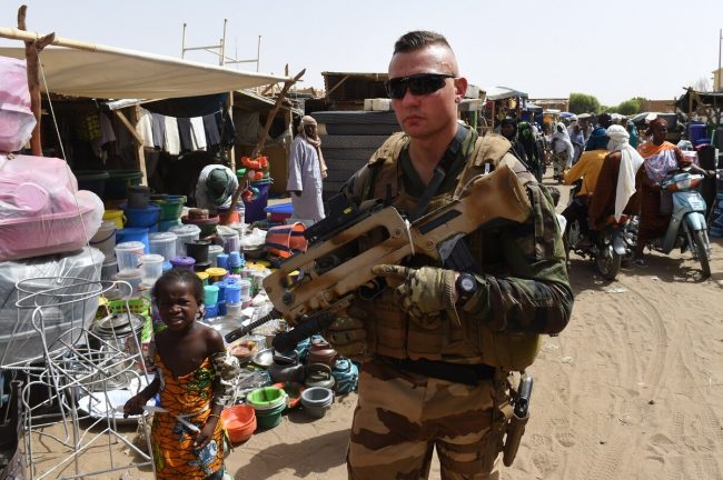 французский солдат на севере Мали