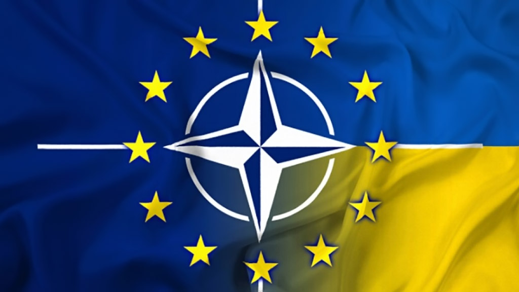В последний месяц существенно активизировалась тематика взаимоотношений Украины и НАТО. Страну посетили представители Североатлантического Совета. Генсек Йенс Столтенберг даже заявил, что решение от 2008 года о том, что Украина станет членом НАТО остается в силе, впрочем, без конкретных сроков.