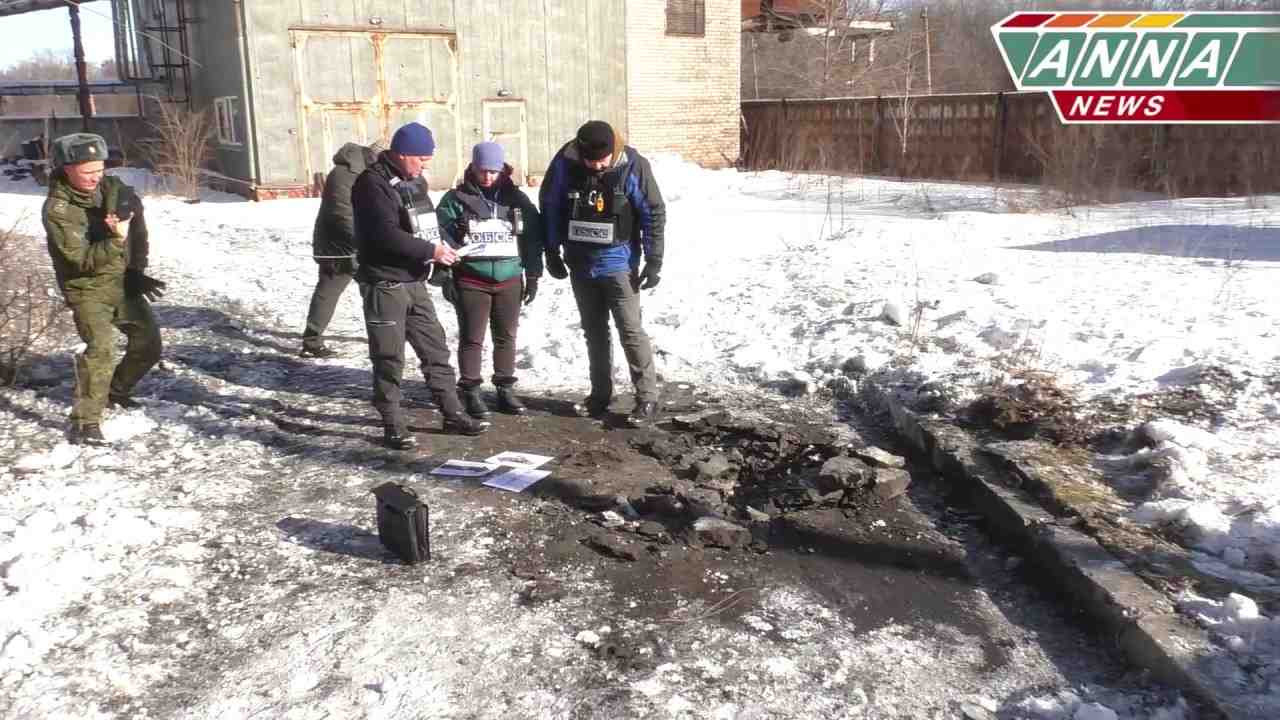 ВСУ обстреляли Стахановский завод ферросплавов из артиллерийских орудий ...