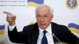 Экс-премьер Азаров изложил сценарий достижения мира на Украине