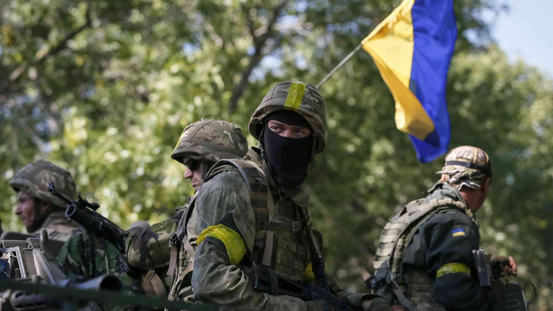Укр солдат. Украинские военные. Украинские войска. Украинские силовики. Украинская армия.