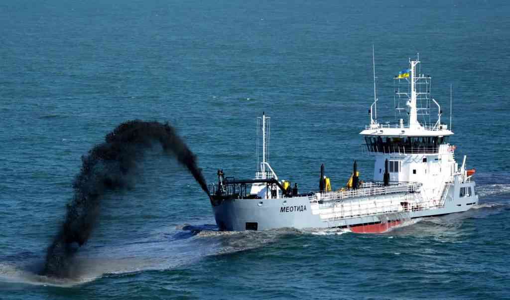 «Углубить» Азовское море решили «опытные копатели» на Украине