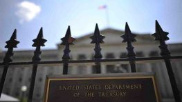 США ввели санкции против десятков российских банков