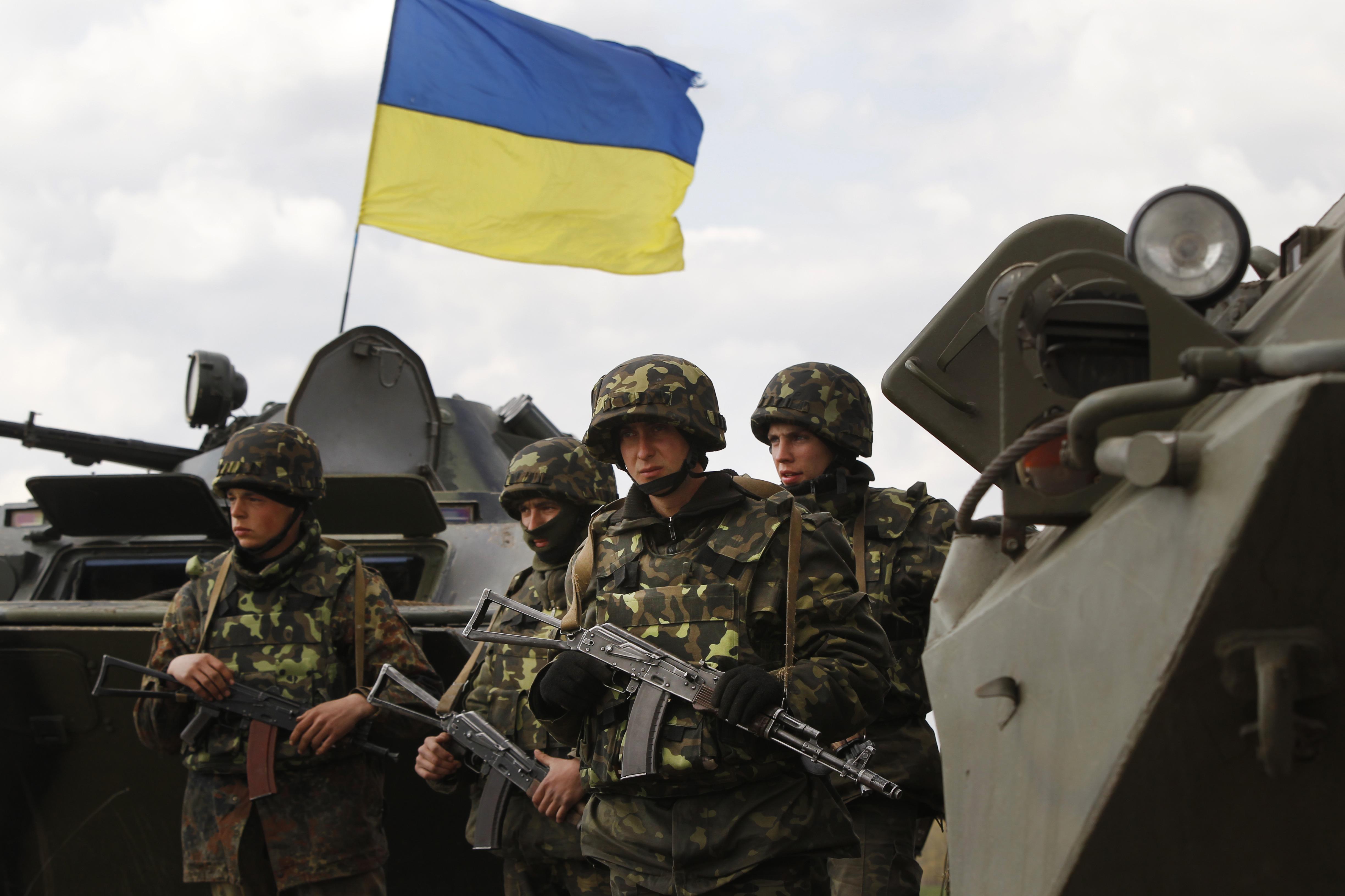 Почему в украину вводят войска. Украинские войска. Украинская армия. Войска ВСУ. Украинские военнослужащие.