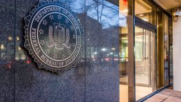 Politico: Трамп отправляет главу ФБР с визитом в Россию