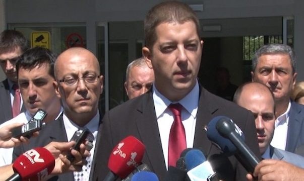 сербия май 2023. стрельба в школе в сербии 2023. сербия это европа. белград школа. полиция для детей.