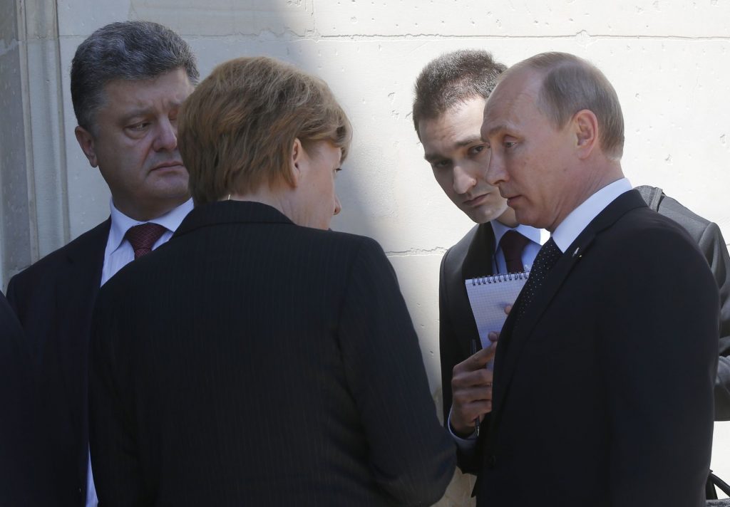 Кукиш с порога: Меркель оборвала полет мечты Порошенко