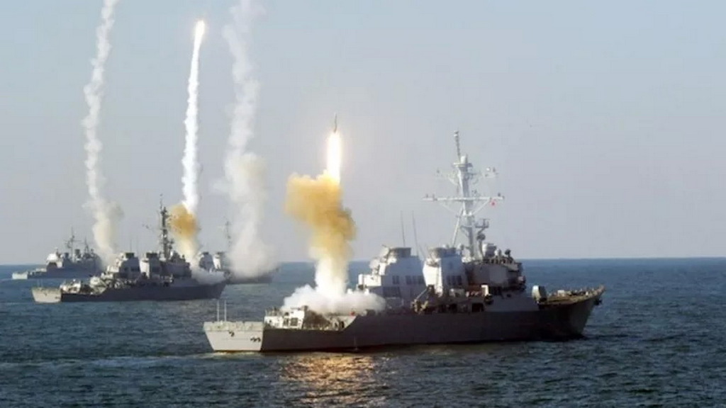 Запуск ракеты "Томагавк" кораблем ВМС США