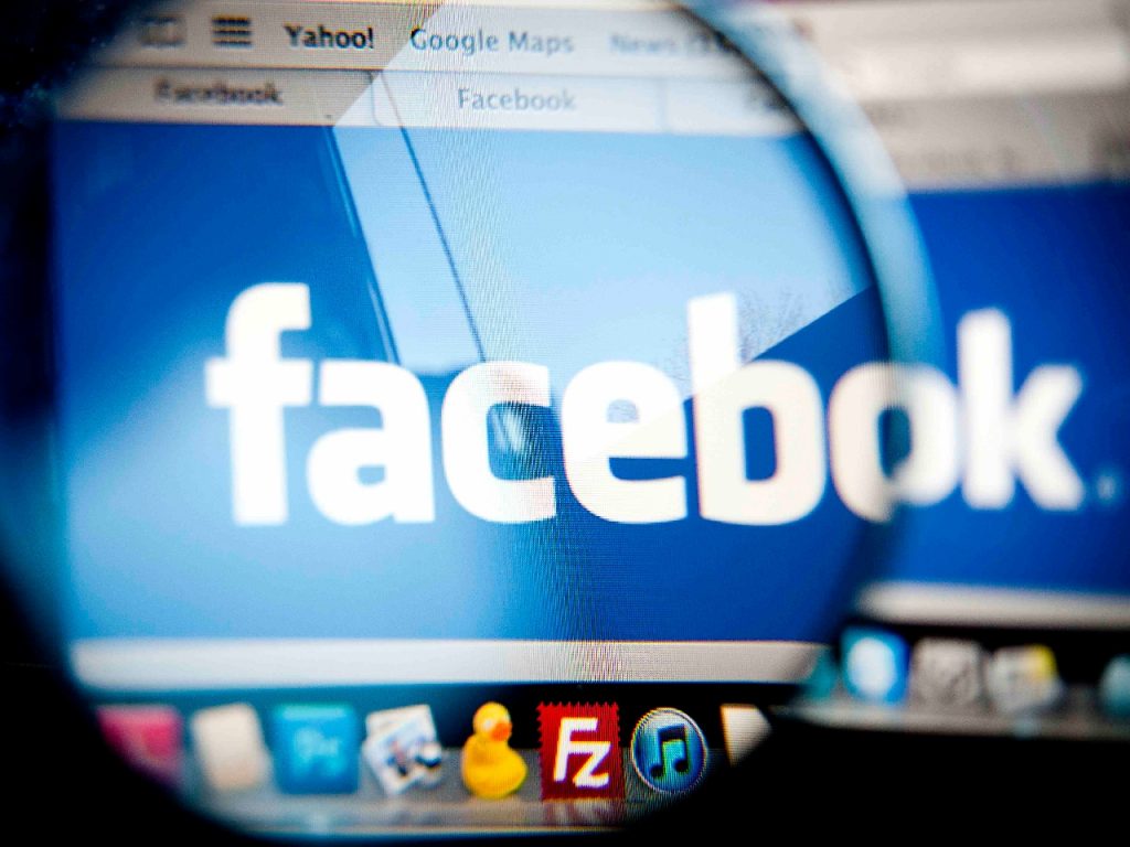 «По-свойски»: Facebook ввел «крымские санкции» на украинский сегмент