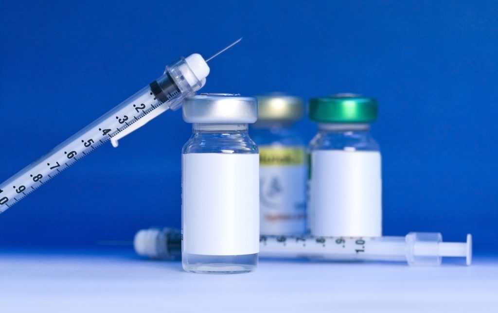 Венгрия поможет Закарпатью тысячами доз французских вакцин