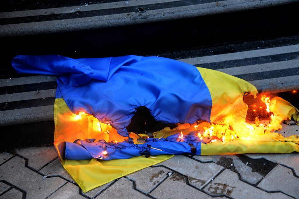Украинские флаги сожгли на Львовщине