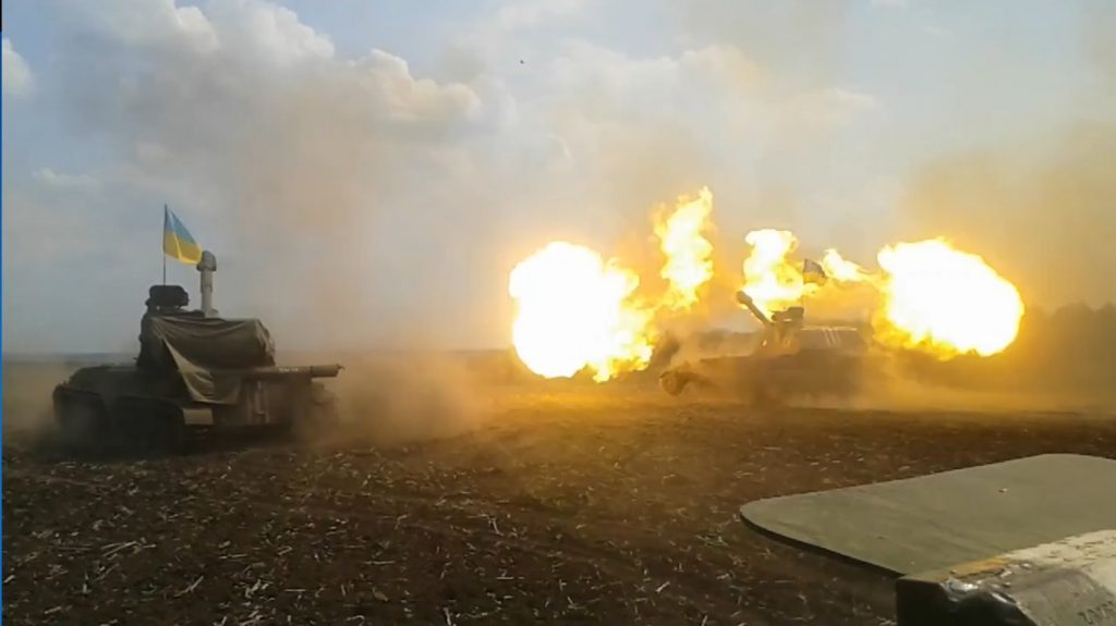 Жестокий обстрел Донбасса боевиками ВСУ был заснят с беспилотника