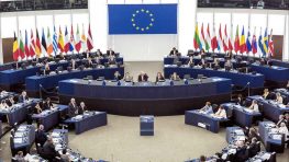 Европарламент готовит резолюцию с осуждением правых партий за близость к России