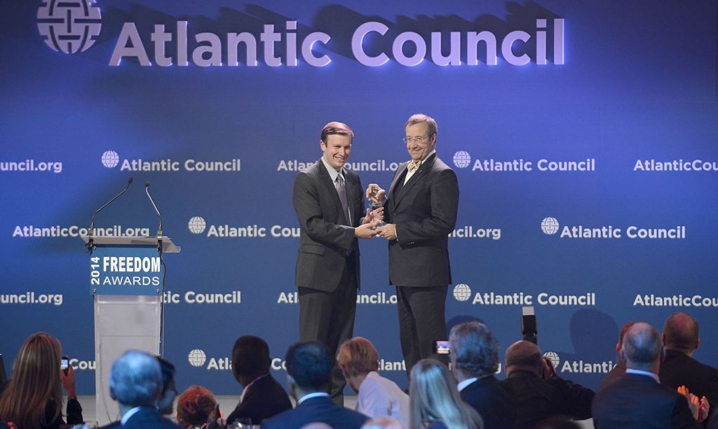 Азаров: «Атлантический совет» США разрушил Украину