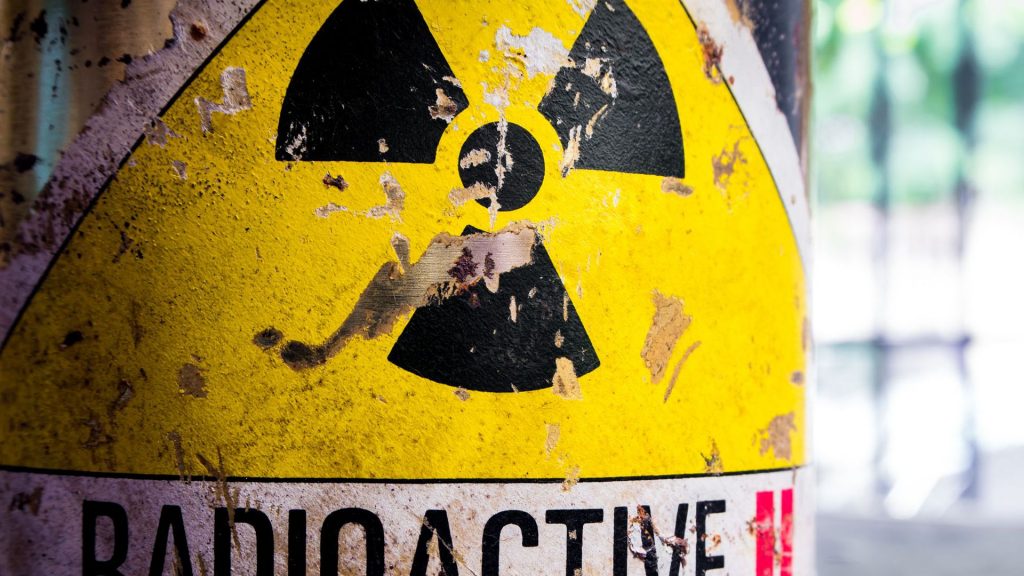 Киев грозит Донбассу радиоактивным отравлением - КиберБеркут