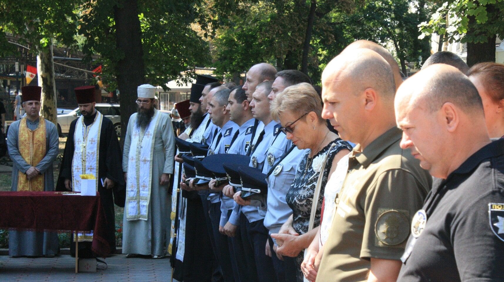 минута молчания в память сотрудников полиции в Одессе
