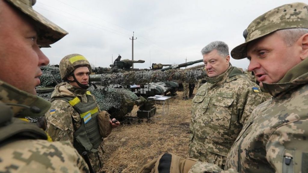 Данные соцопроса: Войну в Донбассе развязал Порошенко