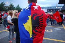 соединенные флаги Косово и Алании