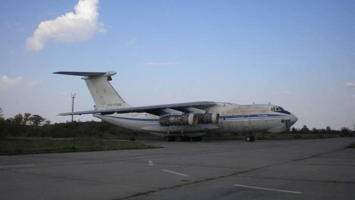 Ан-26 на открытом аэропорте Долгинцевское