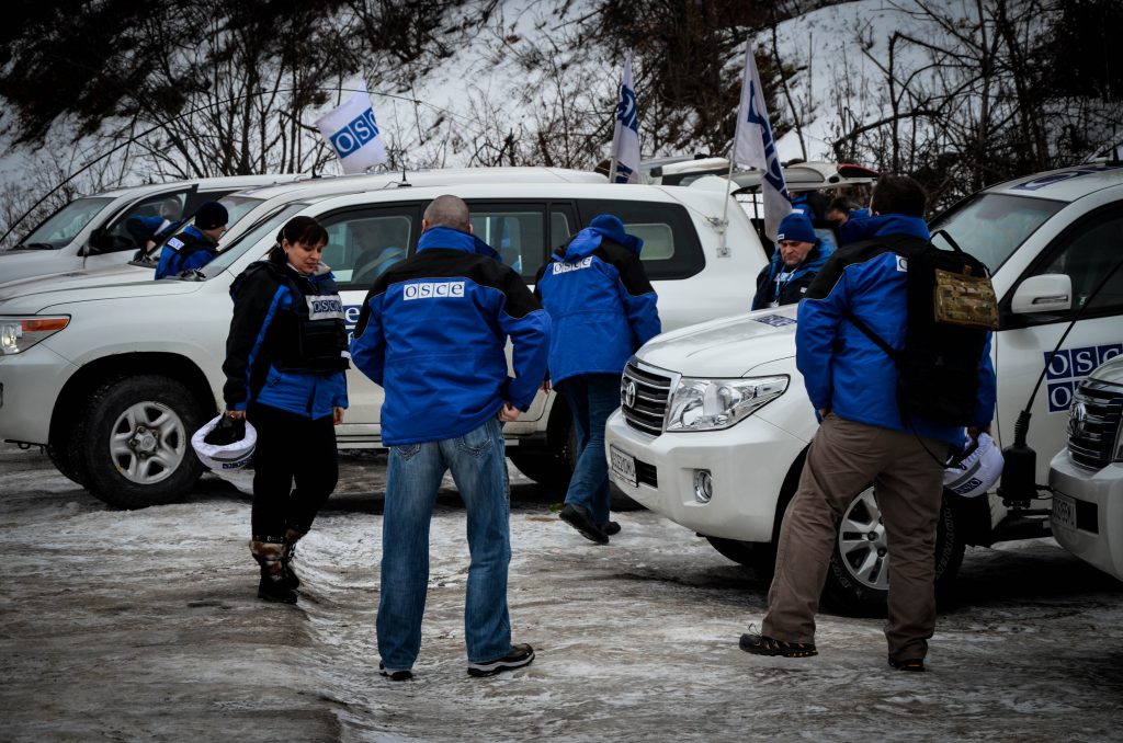 Запрет ВСУ не помешал ОБСЕ найти украинскую бронетехнику по отпечаткам на снегу