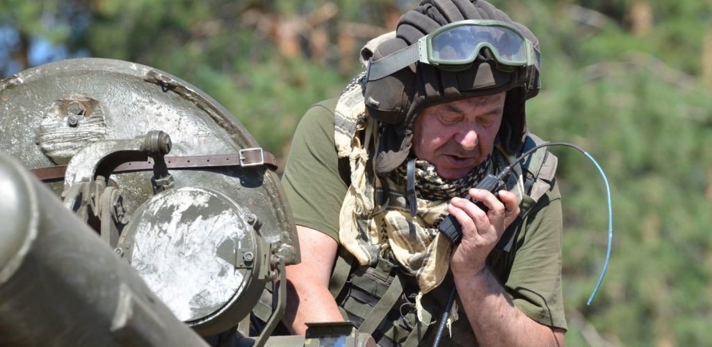 Воевать пока боимся: Порошенко пояснил «тонкости» военного положения на Украине