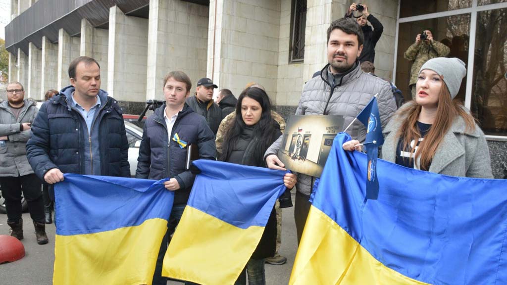 Флешмоб в поддержку украинских моряков с катеров задержанных в Керченском проливе