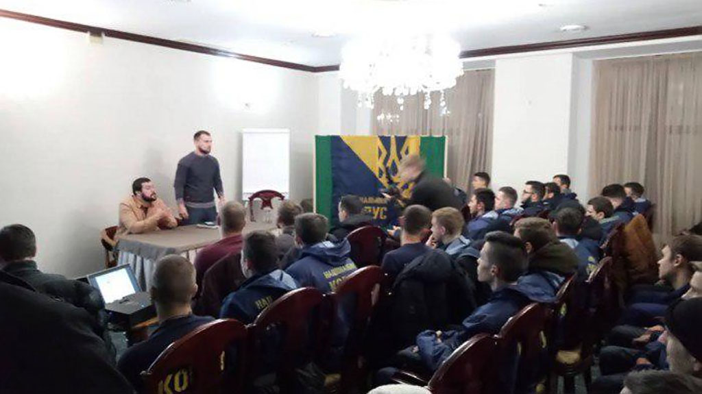 В Николаеве местные националисты после введения военного положения намерены создать отряды самообороны.