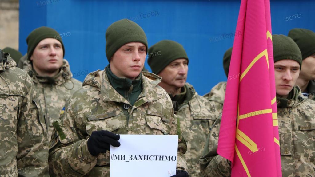 Администрация Николаева организовала акцию в поддержку задержанных в ходе инцидента в Керченском проливе украинских моряков. Акцию поддержали украинские военнослужащие.
