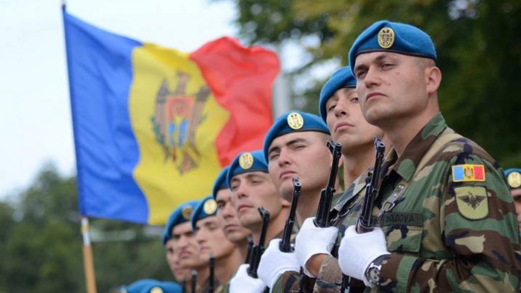 Присягу меняют? Молдавские военные отпраздновали румынский суверенитет
