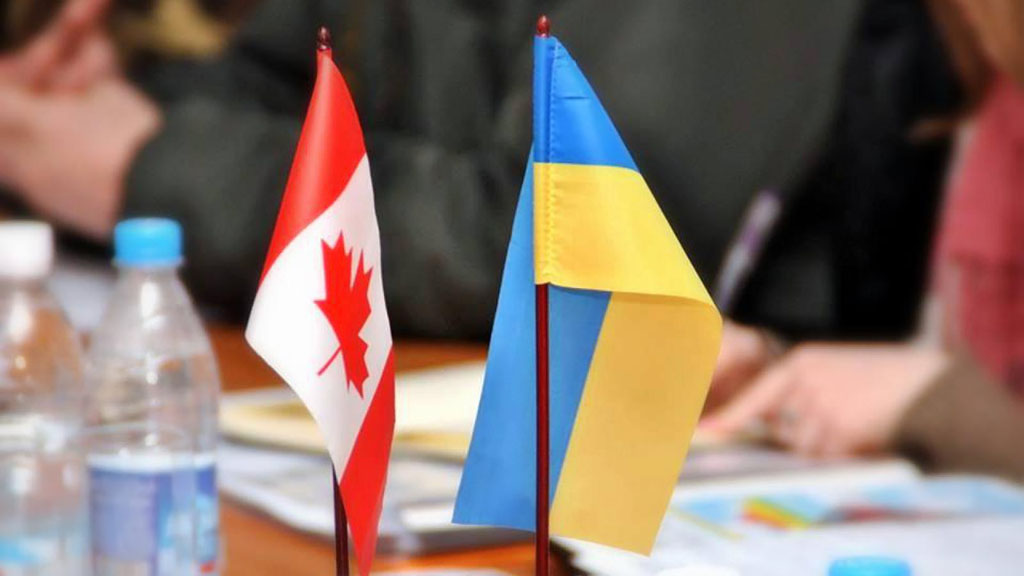 Канада намерена выделить $2,5 млн. для противодействия «российской дезинформации», в том числе и в ходе предстоящих выборов президента Украины в марте 2019 года. Общая сумма помощи украинской стороне оценивается в $50 млн. ежегодно.