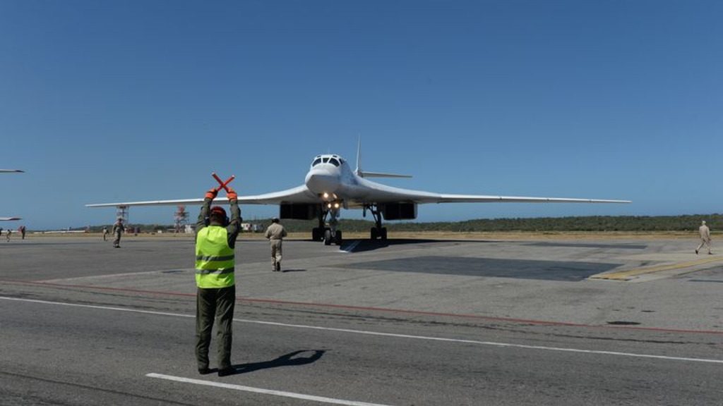 российский самолет Ту-160 в Венесуэле