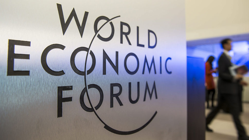 Организаторы Международного экономического форума в Давосе приняли решение о снятии запрета участия российских бизнесменов, против которых ранее были введены санкции со стороны США.