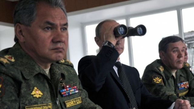Путин и Шойгу на военных учениях
